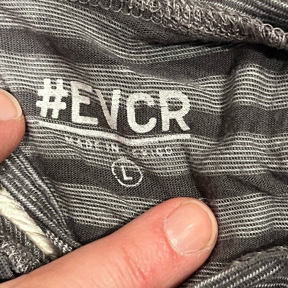 Gray Graphic Tank Top - Picture 3 of 4